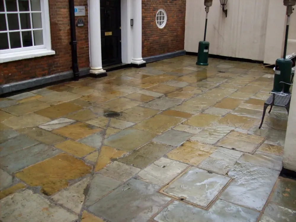 Pavement jet cleaning